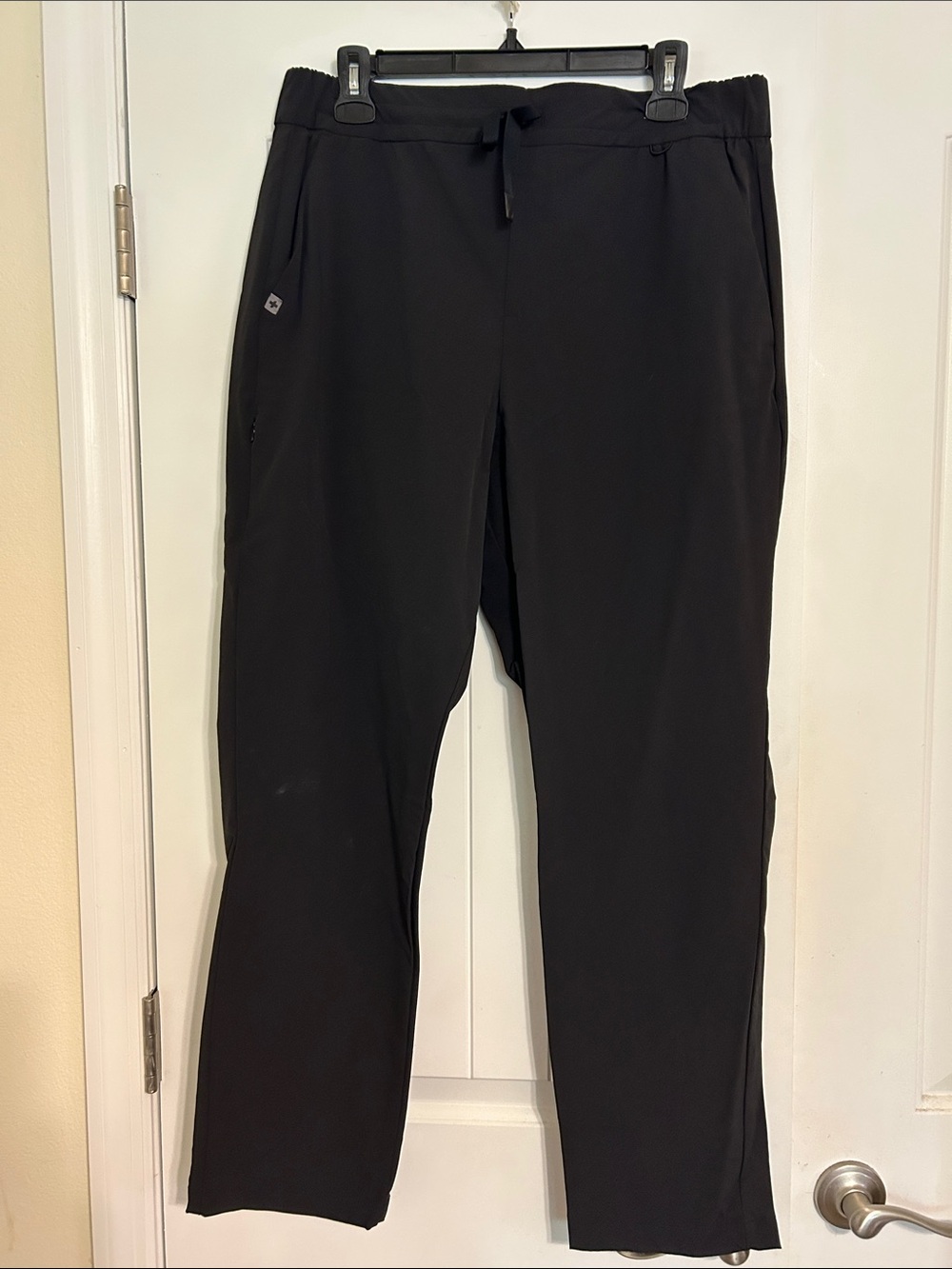 Figs Women's Black Tailored Scrub Pants.